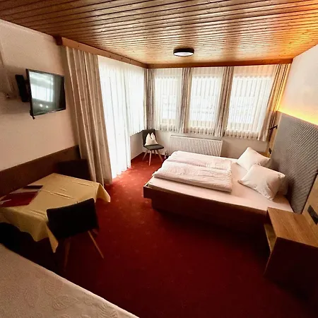 Haus Sonnegg بيت ضيافة