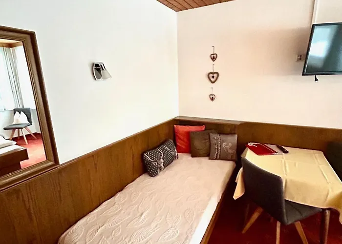 Haus Sonnegg Πανσιόν Φίνκενμπεργκ