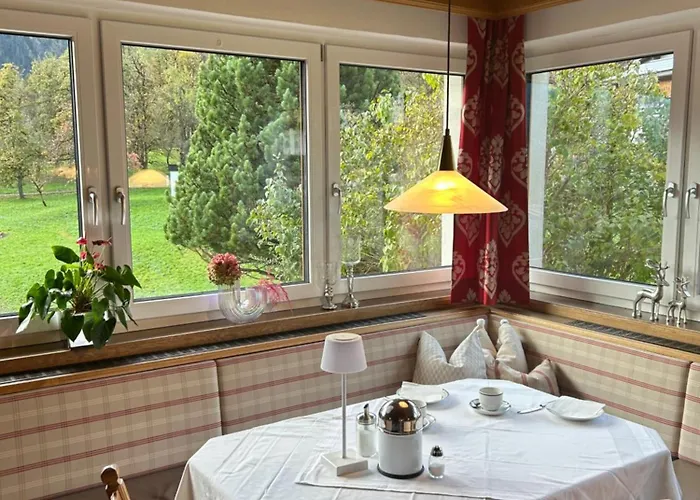 Haus Sonnegg Πανσιόν 3*