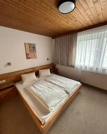 Haus Sonnegg בית הארחה 3*