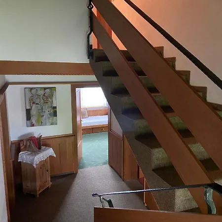 Haus Sonnegg בית הארחה 3*
